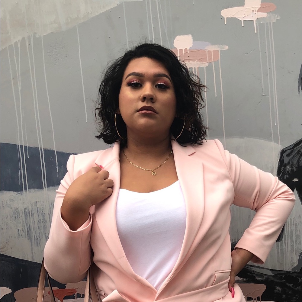 Meet your Posher, Alejandra